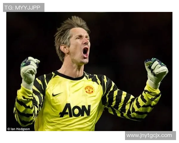 足球传奇范德萨的经典头像与他辉煌职业生涯的精彩瞬间回顾 足球传奇范德萨的经典头像与他辉煌职业生涯的精彩瞬间回顾