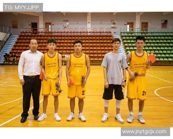 吴京与篮球明星同框合影展现运动精神与友谊的精彩瞬间